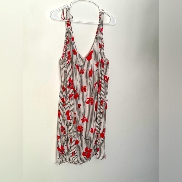 Billabong Red Floral Summer Dress - Picture 3 of 9